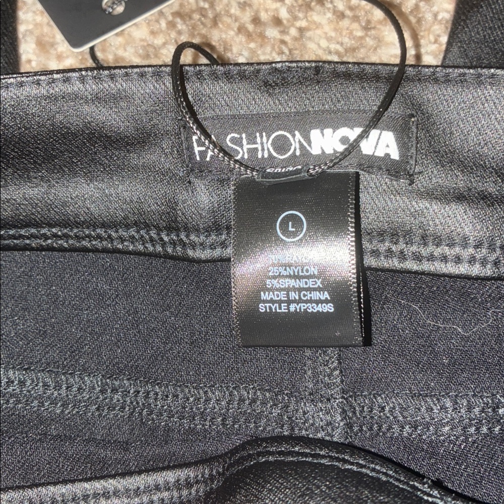 NWT! [Fashion Nova] Black Faux Leather Sammie Pants High Rise Skinny Size L - Picture 3 of 6